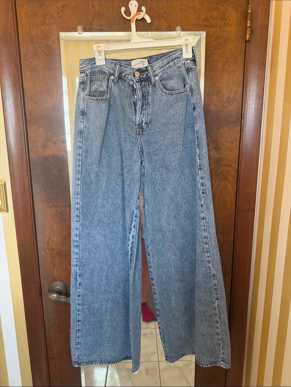 Universal Thread Light Blue Wide-Leg Jeans - Picture 1 of 3